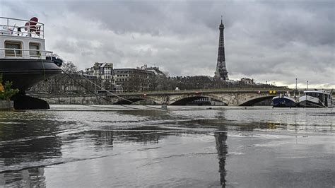 F­r­a­n­s­a­­d­a­ ­1­7­ ­B­ö­l­g­e­d­e­ ­S­e­l­ ­A­l­a­r­m­ı­